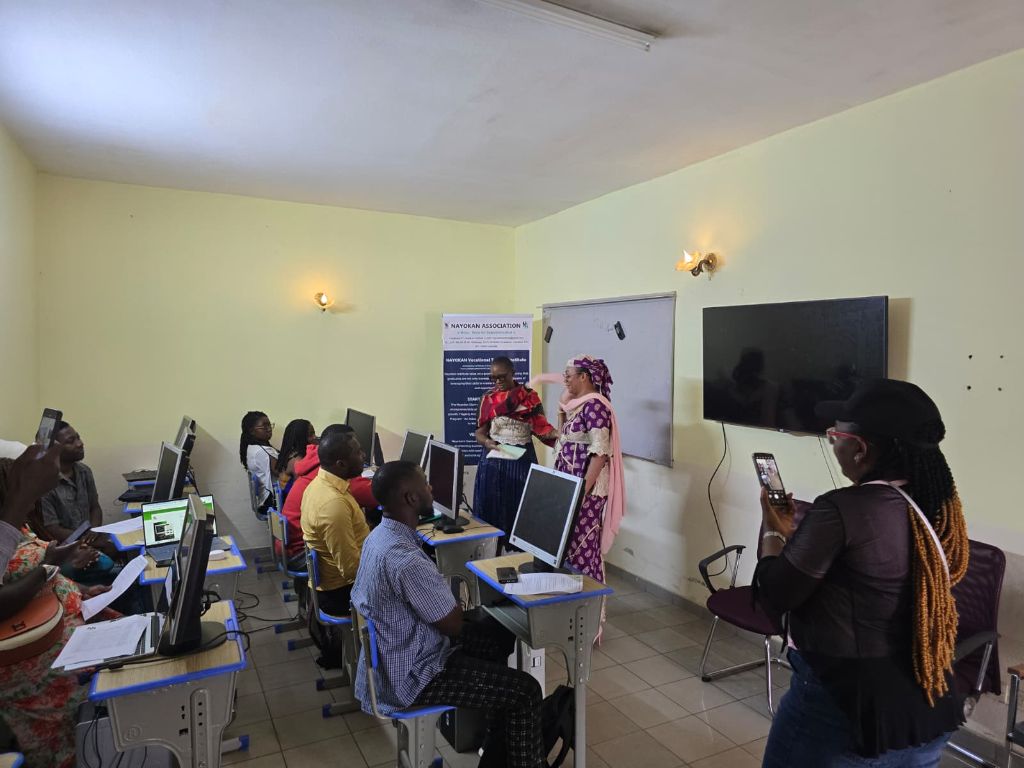 Trainees in a session at the Nayokan VTI computer lab, Yaoundé.